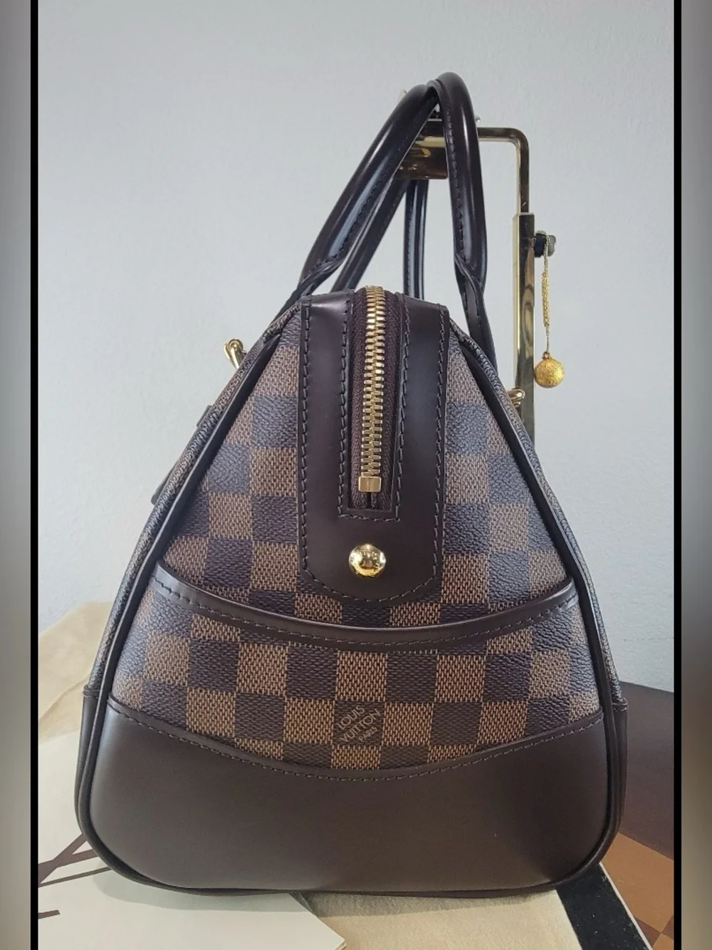 •LOUIS VUITTON• damier ebene berkeley handbag